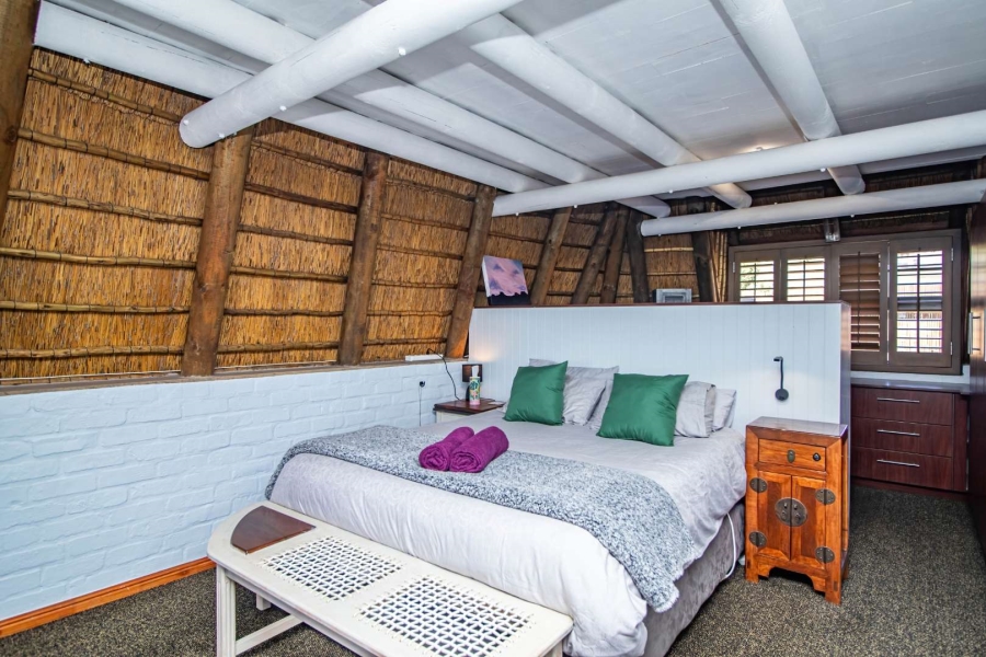 5 Bedroom Property for Sale in Stilbaai Wes Western Cape